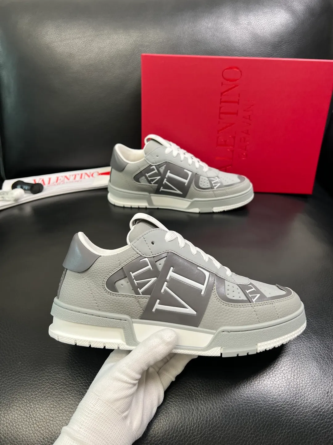 Men's shoes 💰660 VALENTINO High quality top craftsmanship Valentino, sports sneakers counter synchronization, uppers imported from Italy, high-quality splicing colorful complex crafts, imported cowhide lining soft and comfortable, soles: original soles specially provided by the original factory, T men's shoes 💰U exclusive movable molded soles super comfortable, original factory and single goods, welcome to compare, couple size 39-44 (customized 45)
